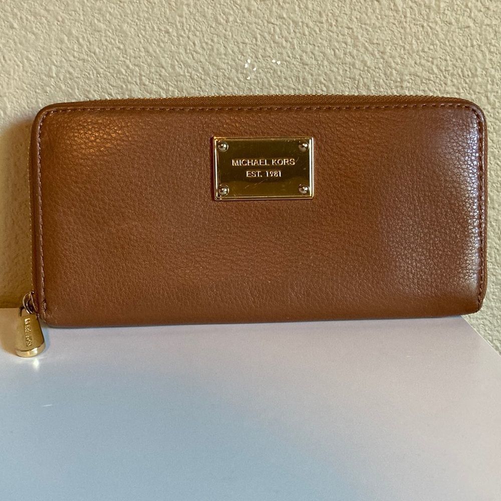 Michael Kors Brown Leather Wallet with Zipper
